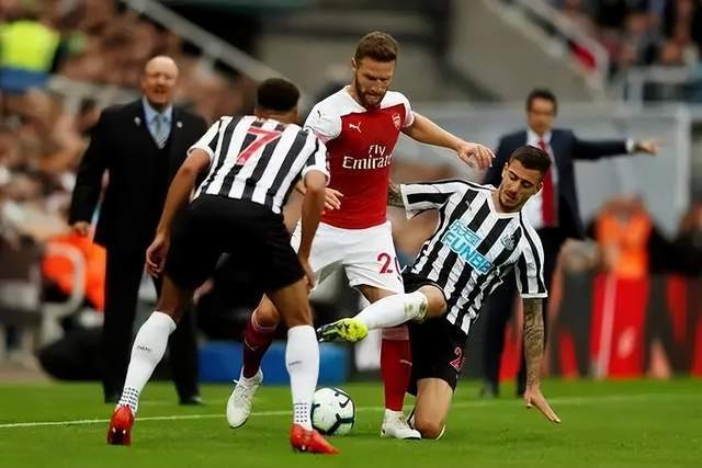 英格兰联赛杯8强赛 远藤航被利物浦评为队内最佳